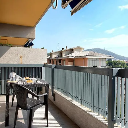 Valsomma Lux Apartment Como